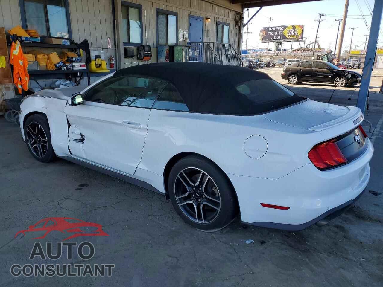 FORD MUSTANG 2018 - 1FATP8UH7J5132397
