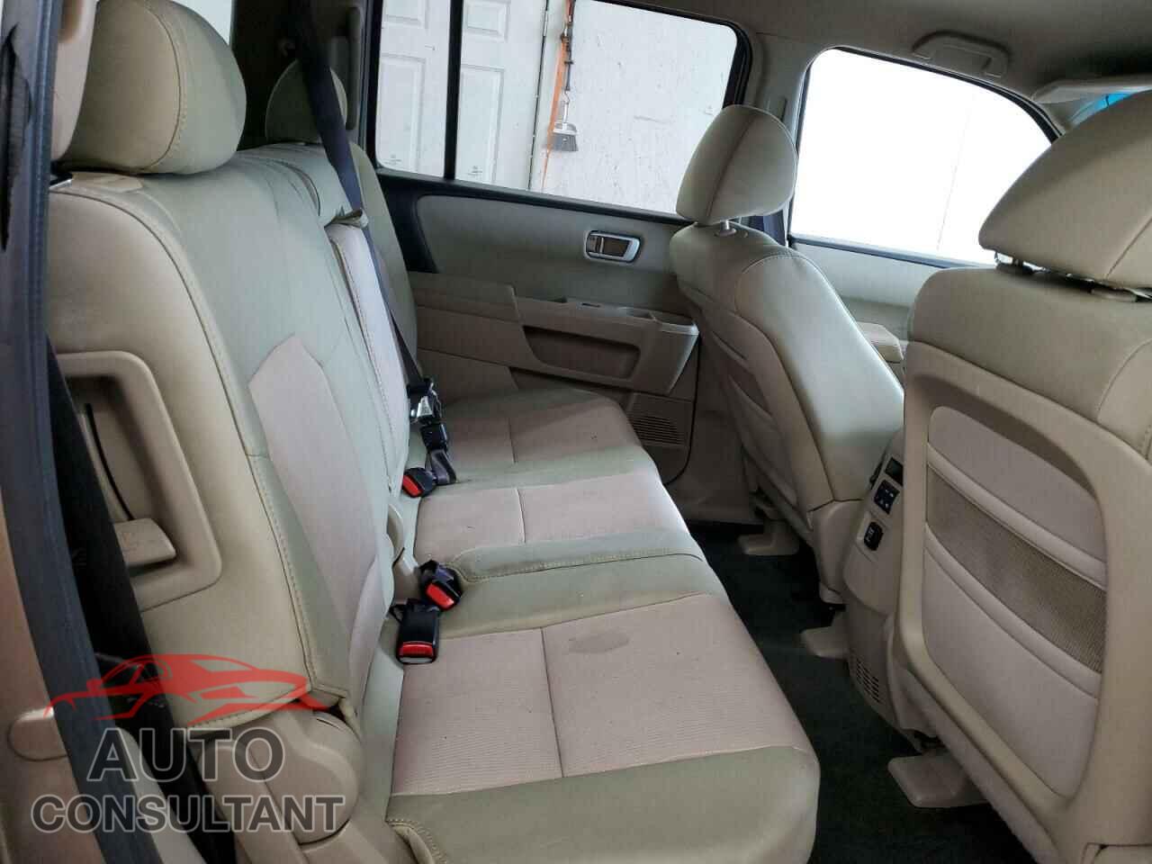 HONDA PILOT 2011 - 5FNYF3H45BB056000