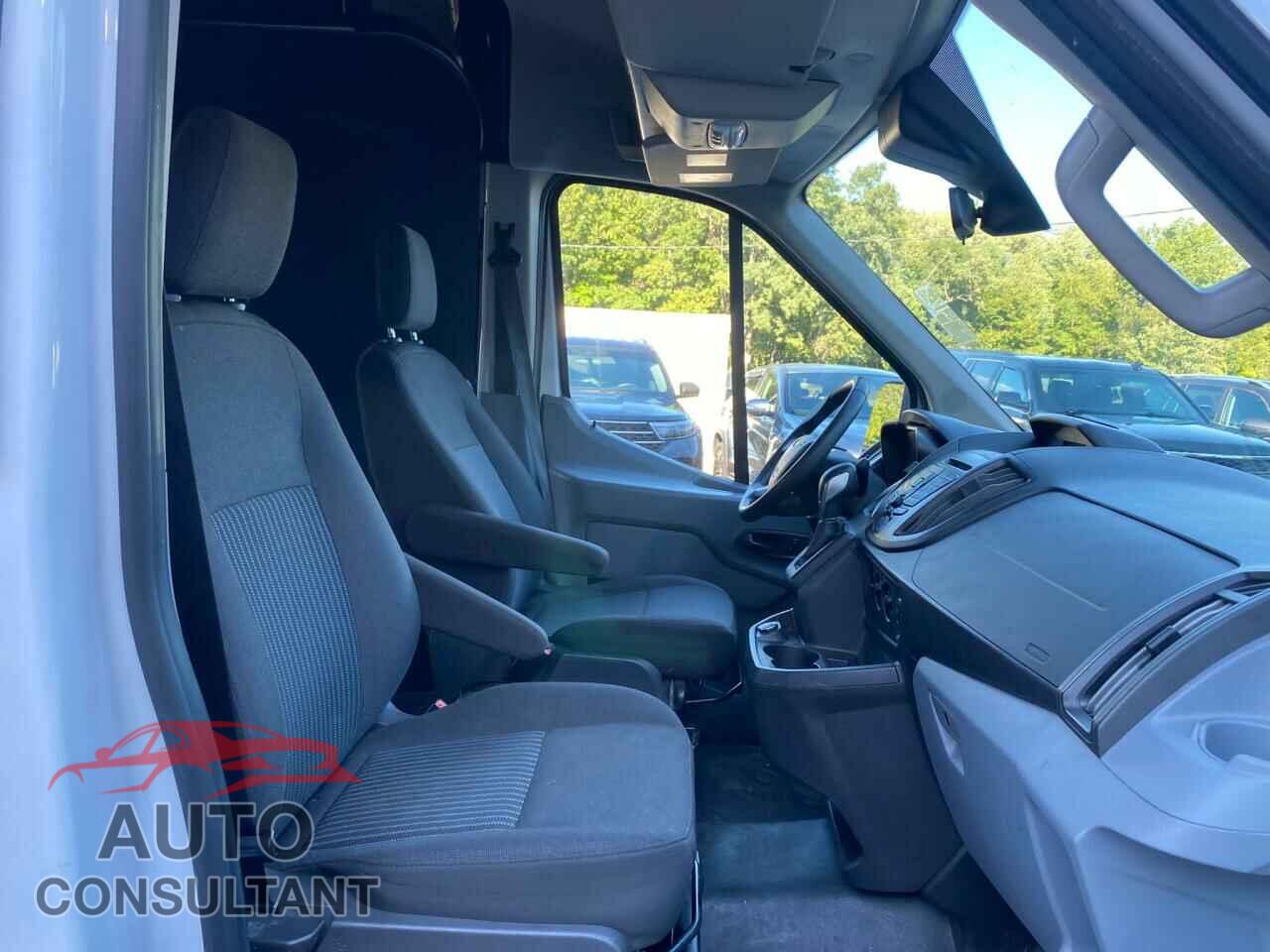 FORD TRANSIT 2019 - 1FTYR2CM3KKA85880