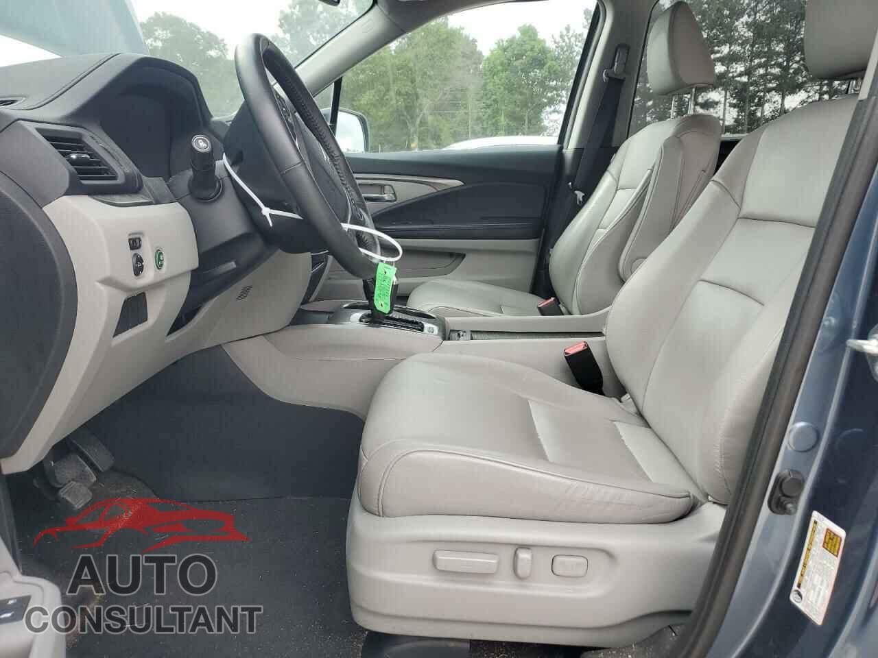 HONDA PILOT 2017 - 5FNYF5H53HB020335