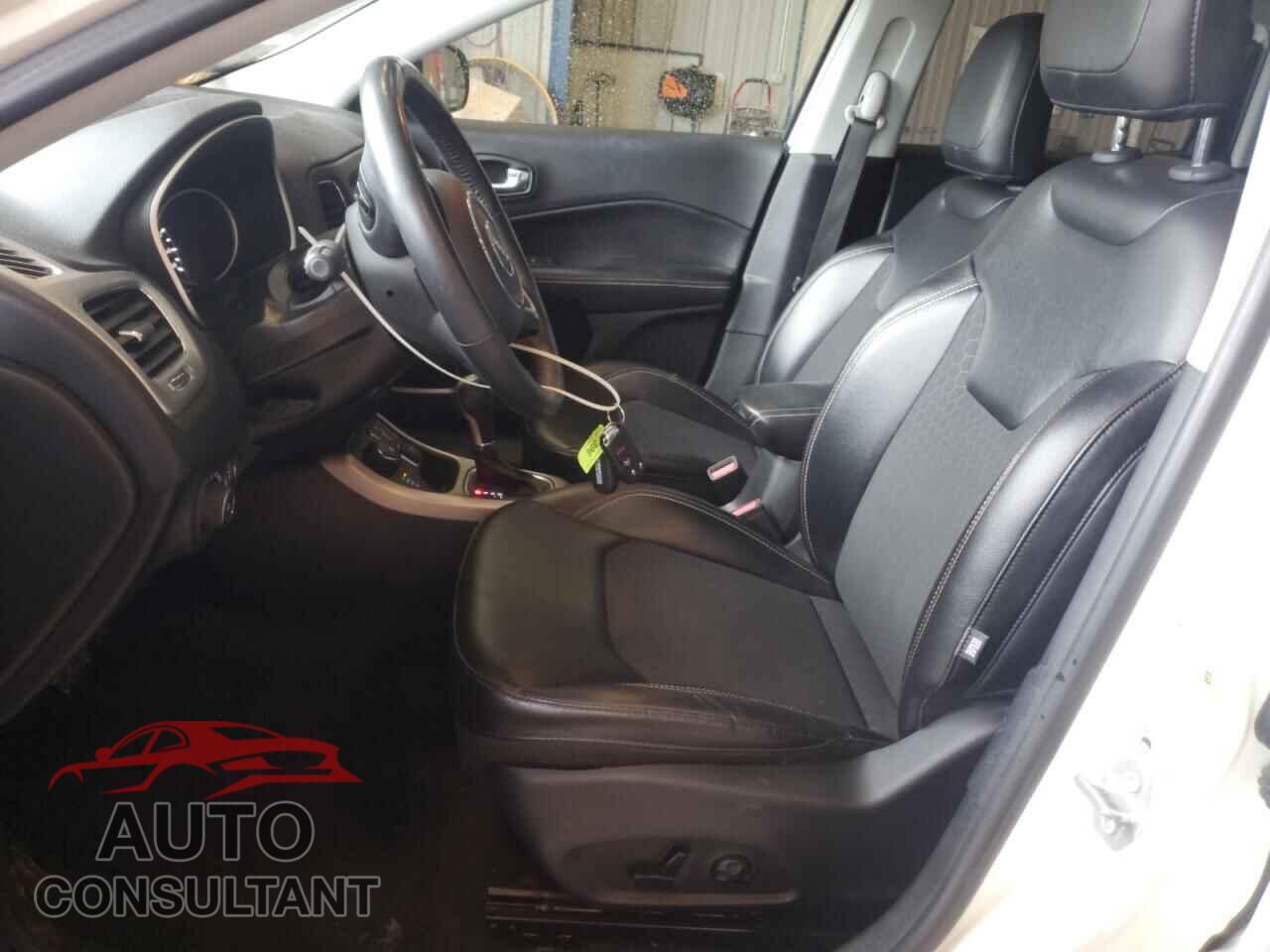JEEP COMPASS 2018 - 3C4NJDBB2JT402664