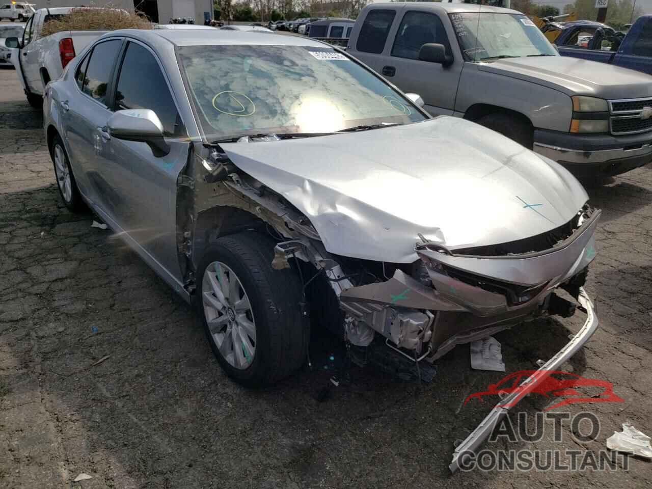 TOYOTA CAMRY 2018 - 4T1B11HK5JU108797