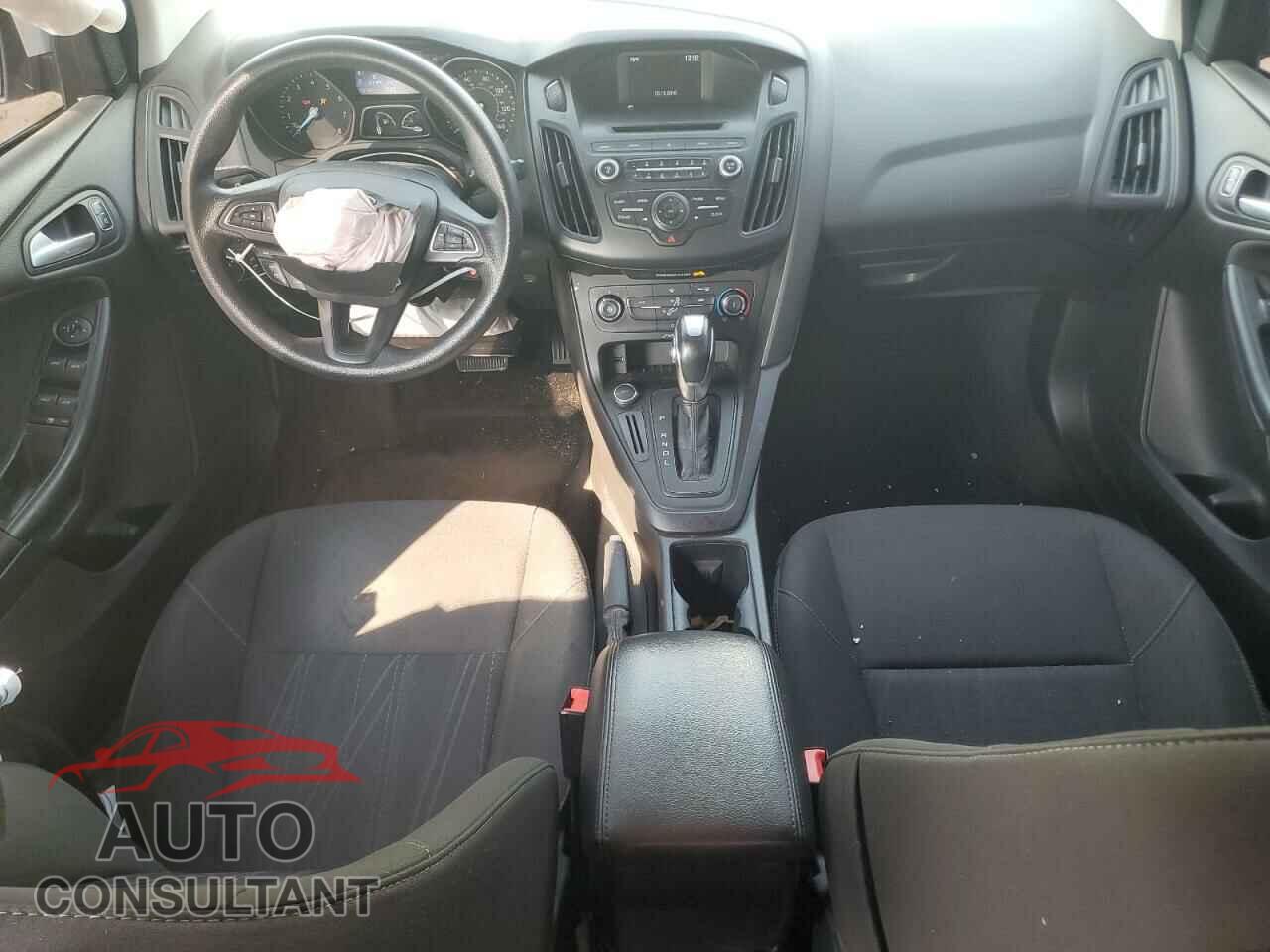 FORD FOCUS 2016 - 1FADP3F23GL404271