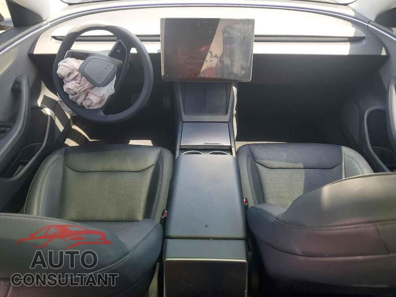 TESLA MODEL 3 2024 - 5YJ3E1EA0RF843958