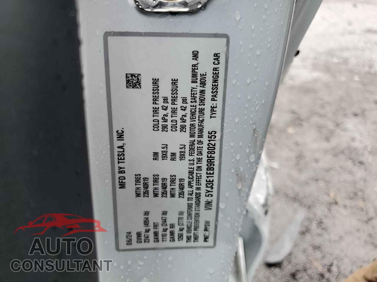 TESLA MODEL 3 2024 - 5YJ3E1EB9RF802155