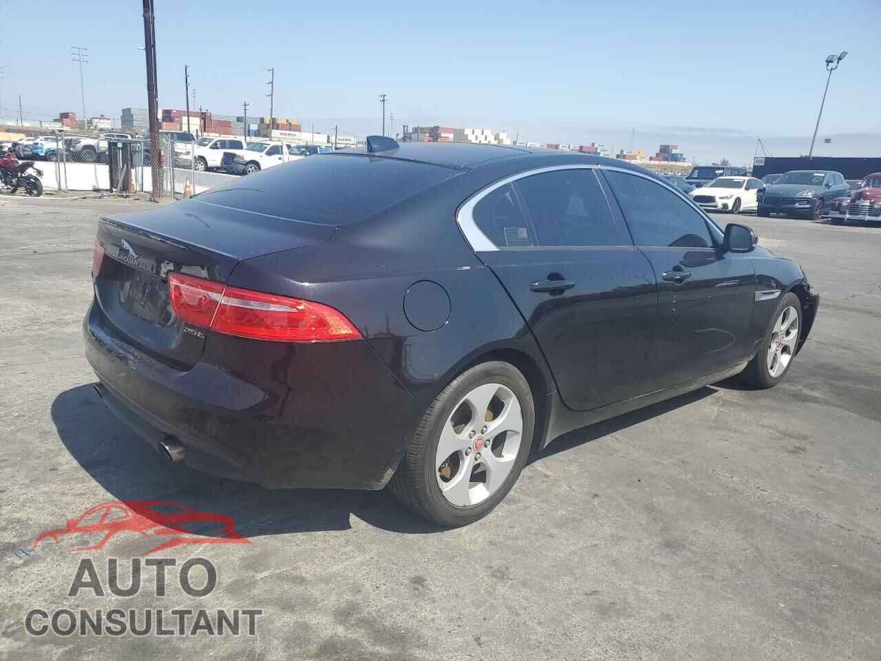 JAGUAR XE 2018 - SAJAR4FX1JCP33598