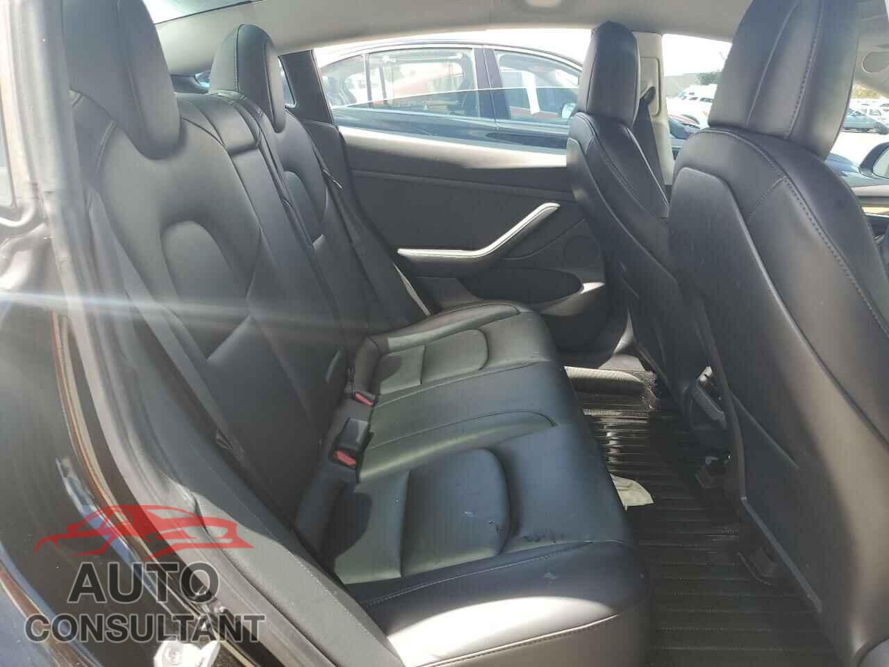 TESLA MODEL 3 2021 - 5YJ3E1EA1MF061256