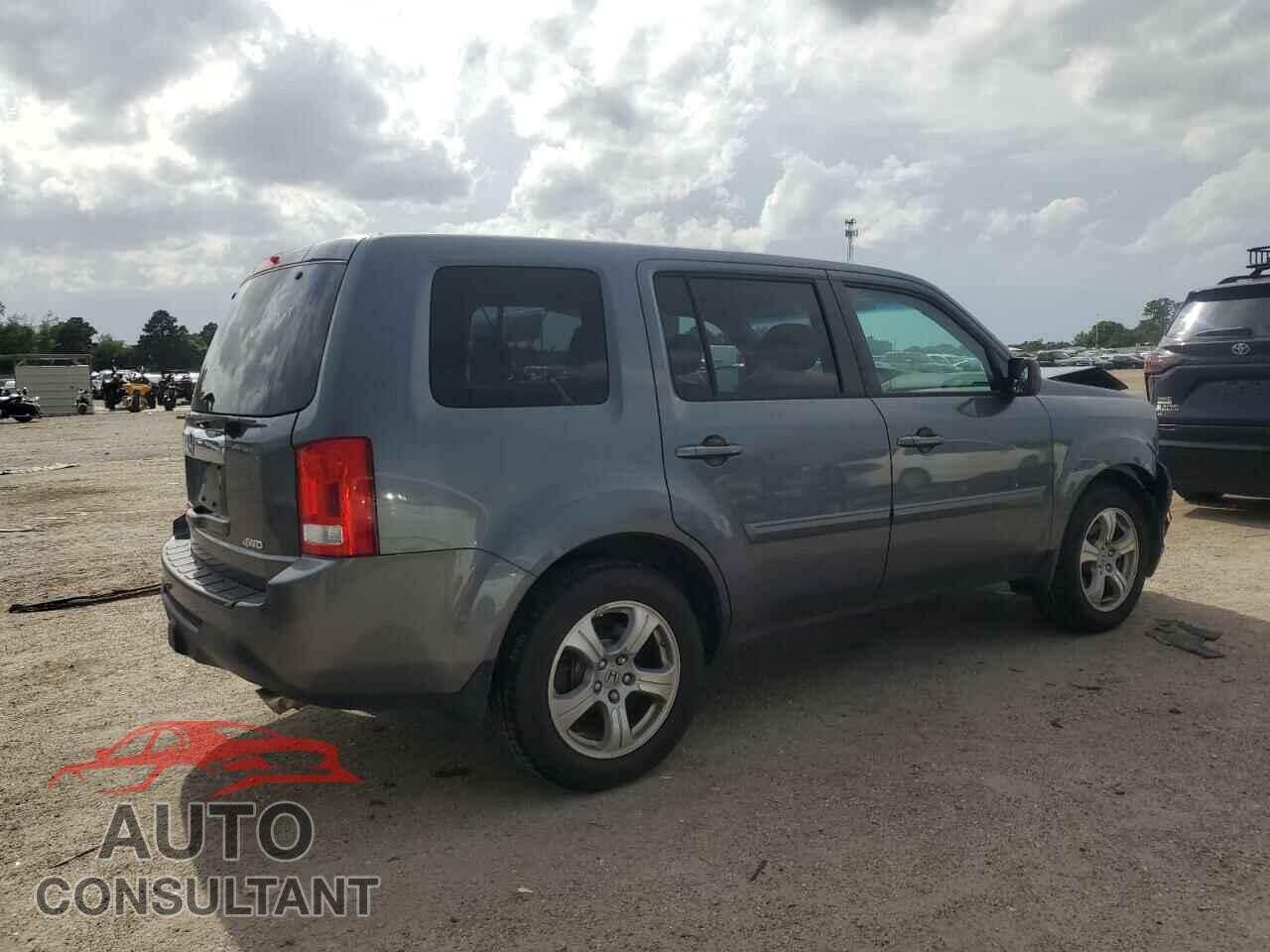HONDA PILOT 2013 - 5FNYF4H50DB017543