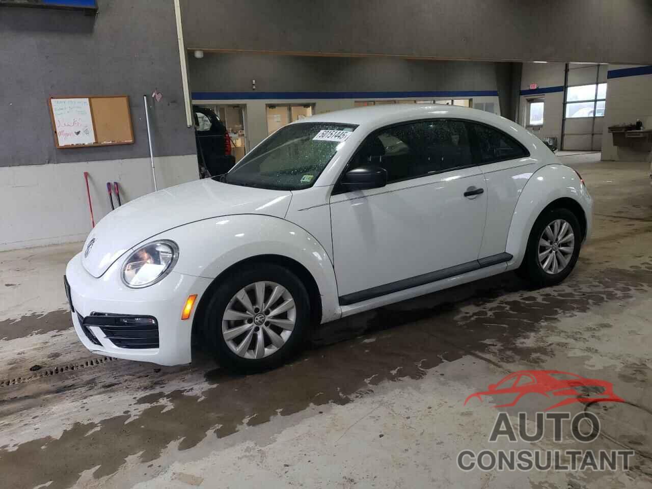 VOLKSWAGEN BEETLE 2018 - 3VWFD7AT0JM719633