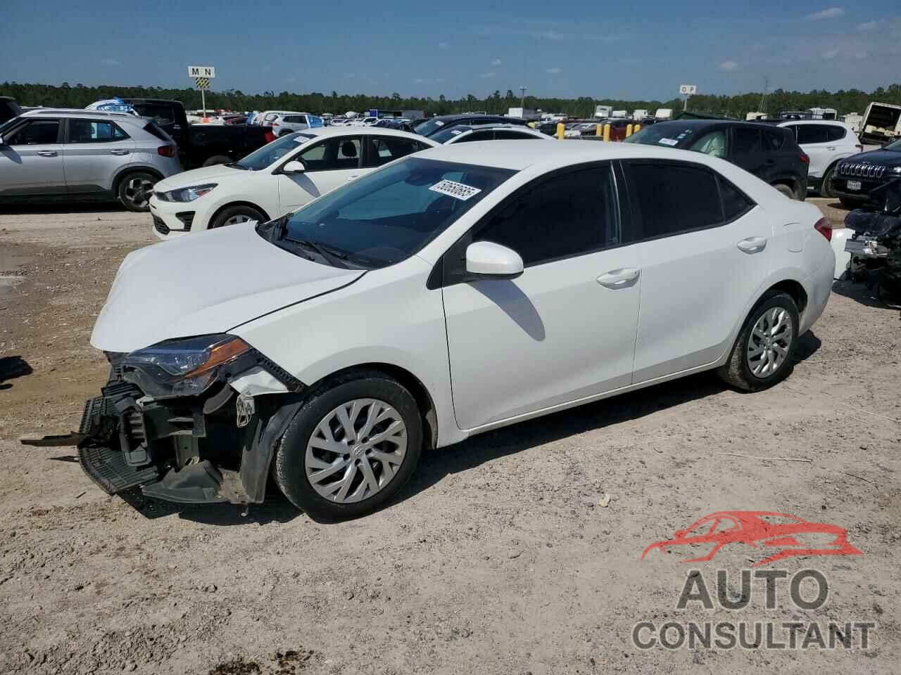 TOYOTA COROLLA 2018 - 5YFBURHE0JP751558