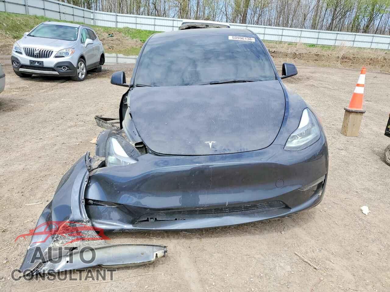 TESLA MODEL Y 2024 - 7SAYGDEE3RF030802