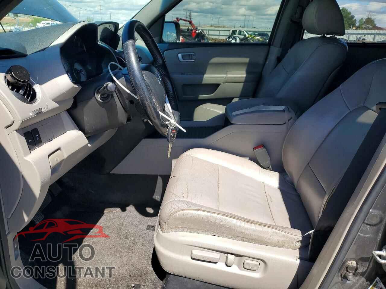 HONDA PILOT 2012 - 5FNYF4H98CB046029