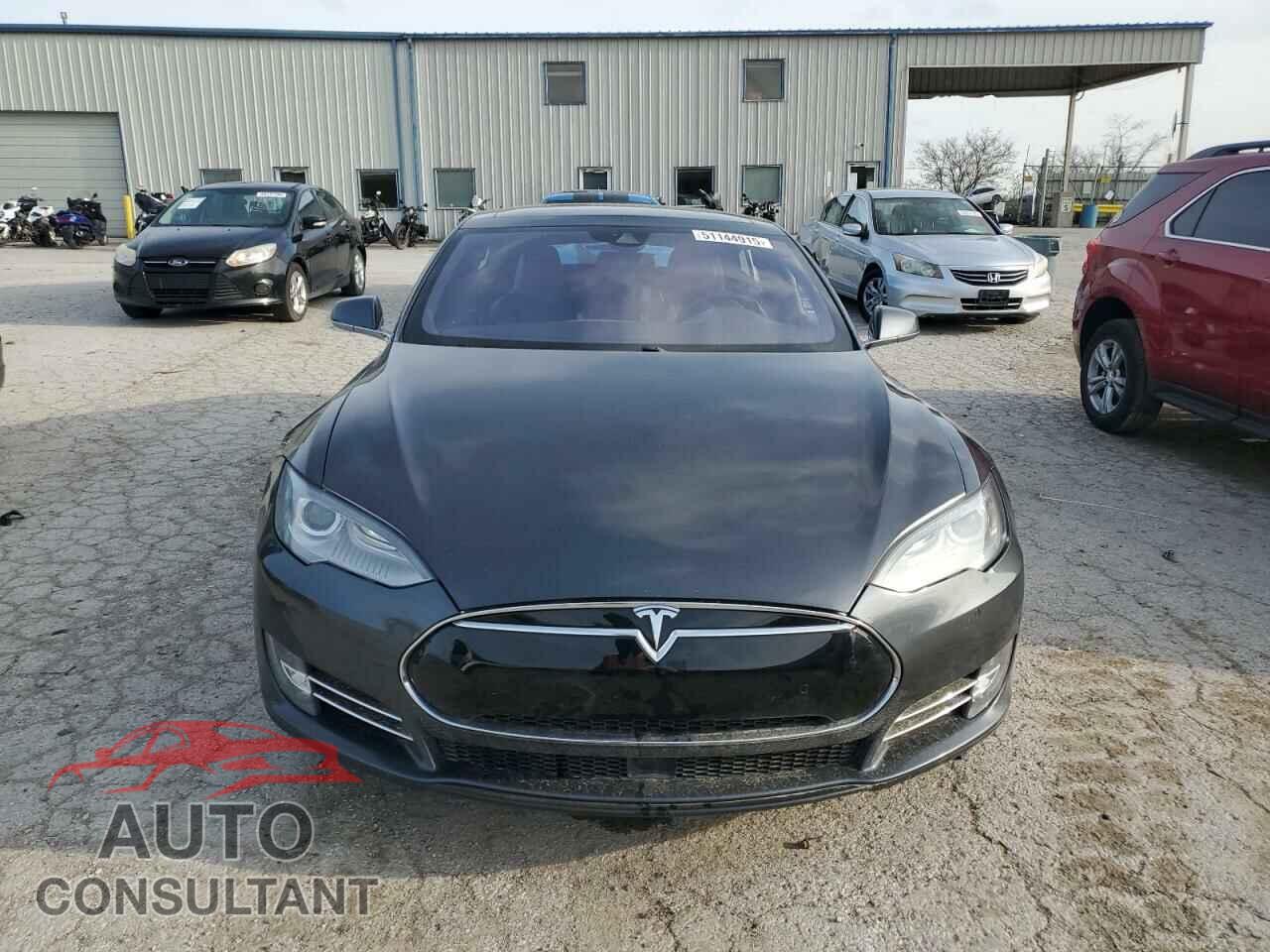 TESLA MODEL S 2015 - 5YJSA1E48FF112868