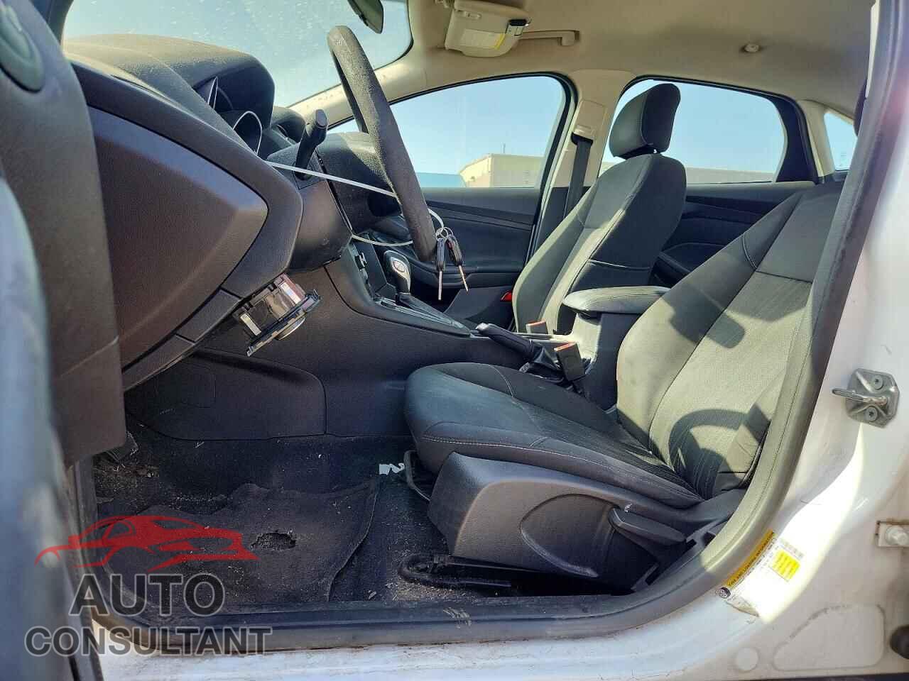 FORD FOCUS 2015 - 1FADP3F25FL206614