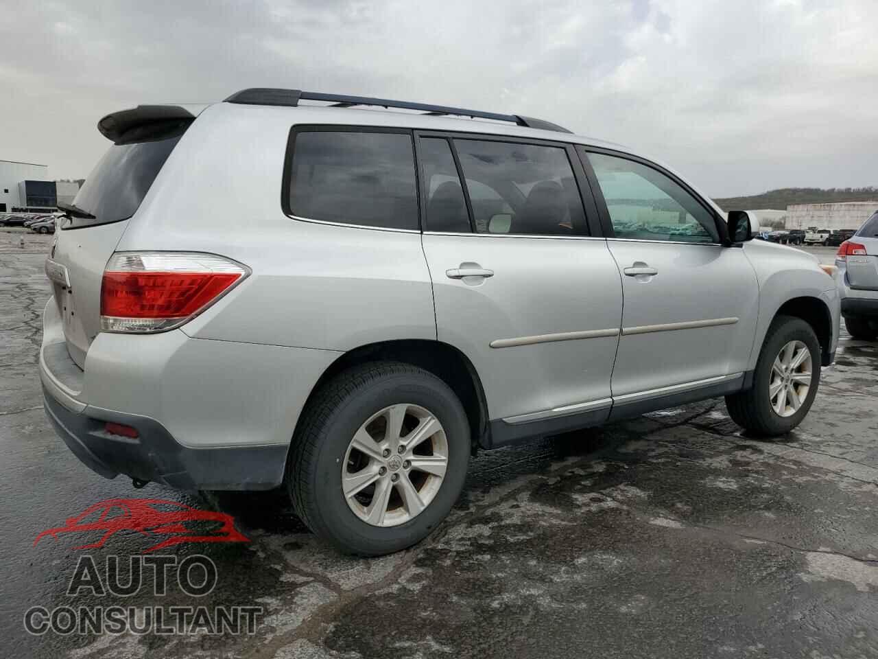 TOYOTA HIGHLANDER 2012 - 5TDBK3EH8CS128975