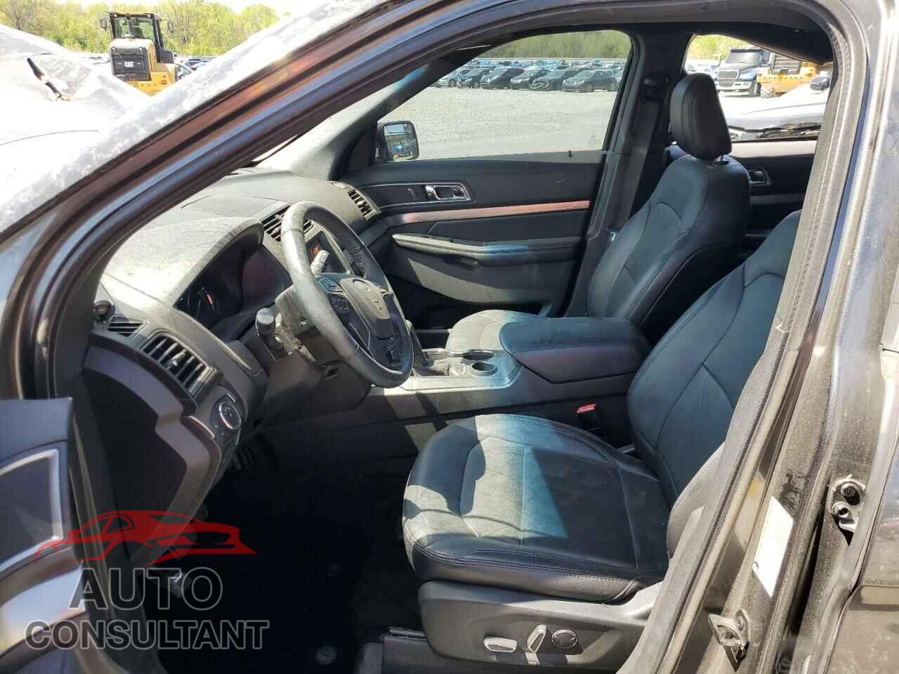 FORD EXPLORER 2018 - 1FM5K7D80JGA65976