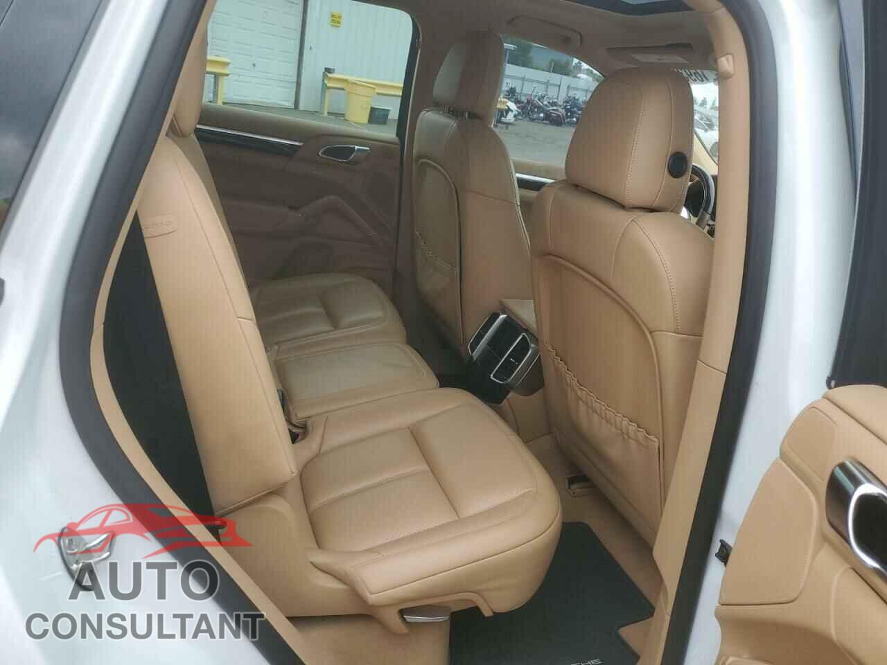 PORSCHE CAYENNE 2017 - WP1AA2A29HKA85075