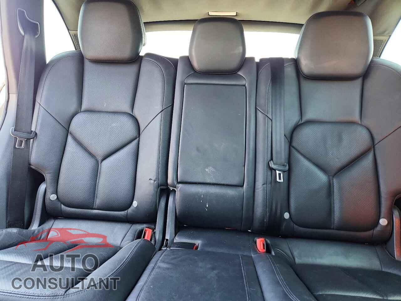 PORSCHE CAYENNE 2012 - WP1AA2A21CLA02645