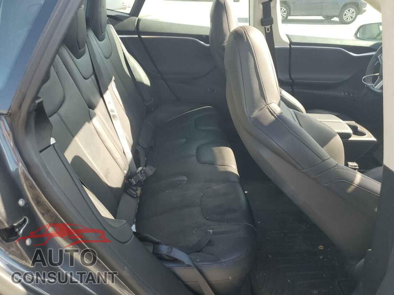 TESLA MODEL S 2015 - 5YJSA1S2XFF092318