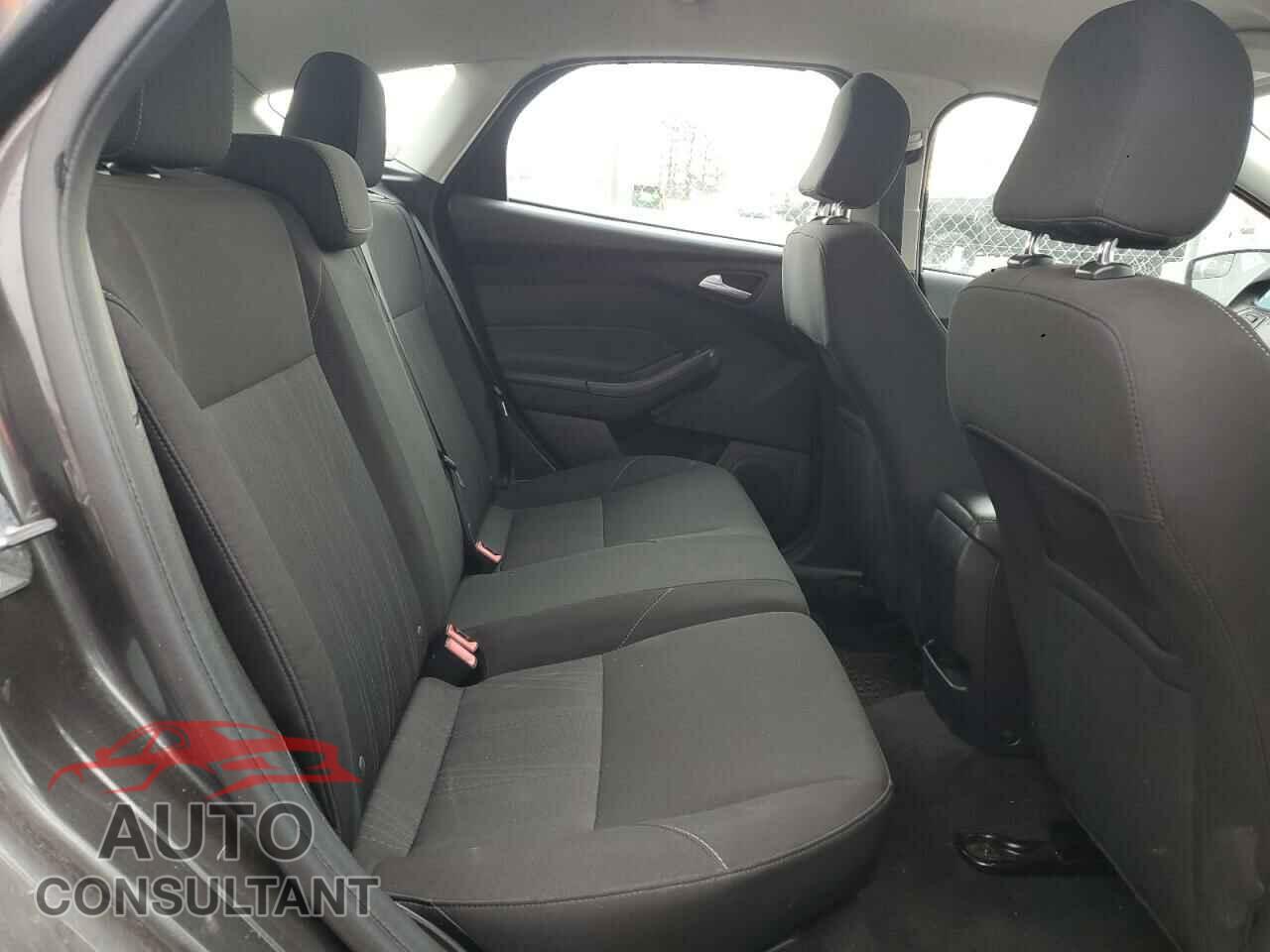 FORD FOCUS 2015 - 1FADP3K21FL277296