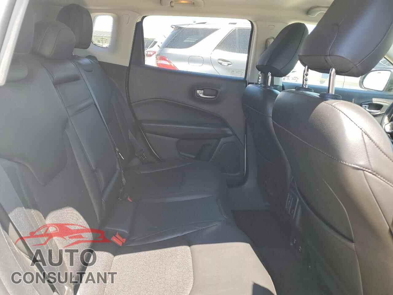 JEEP COMPASS 2018 - 3C4NJDBB7JT315083