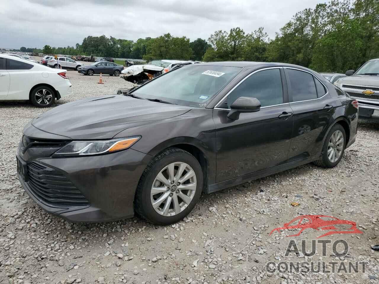 TOYOTA CAMRY 2018 - 4T1B11HK5JU028075