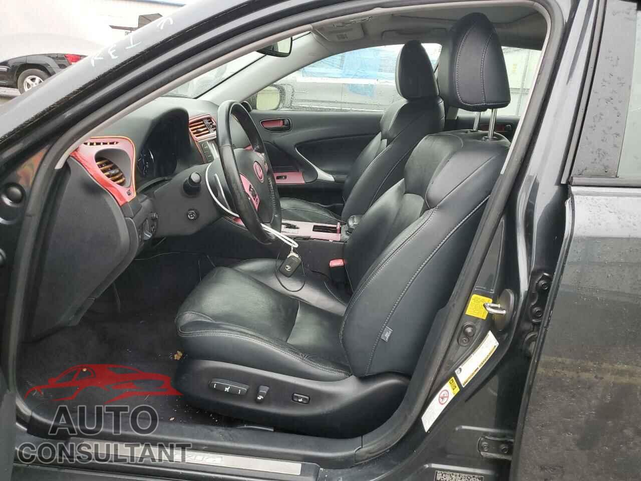 LEXUS IS 2011 - JTHCF5C24B5051947