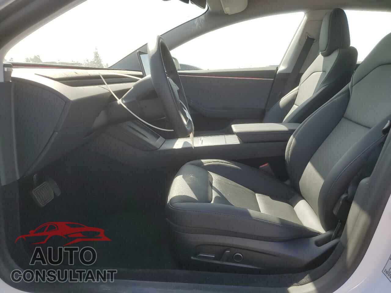 TESLA MODEL 3 2025 - 5YJ3E1EA8SF884263