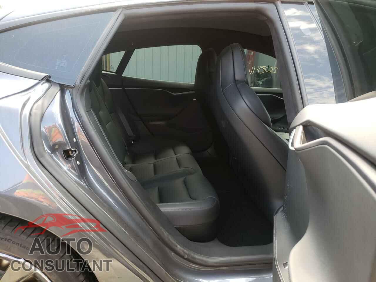 TESLA MODEL S 2019 - 5YJSA1E27KF305778