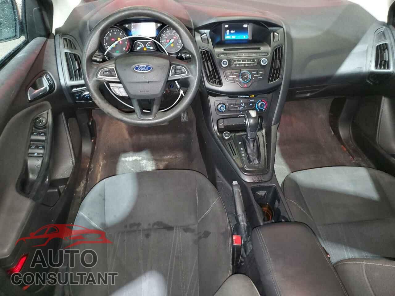 FORD FOCUS 2015 - 1FADP3F26FL233689