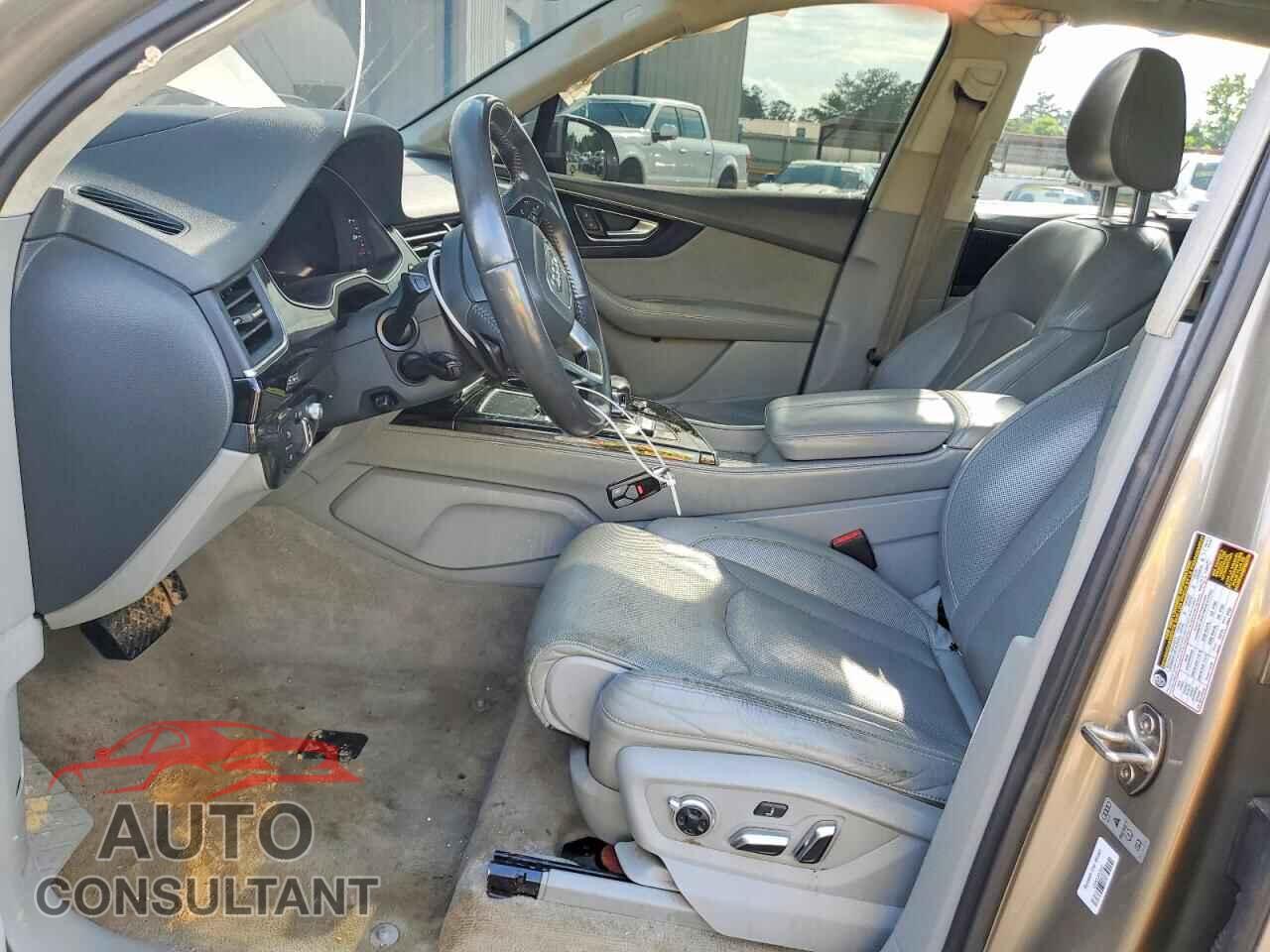 AUDI Q7 2017 - WA1VAAF70HD019059