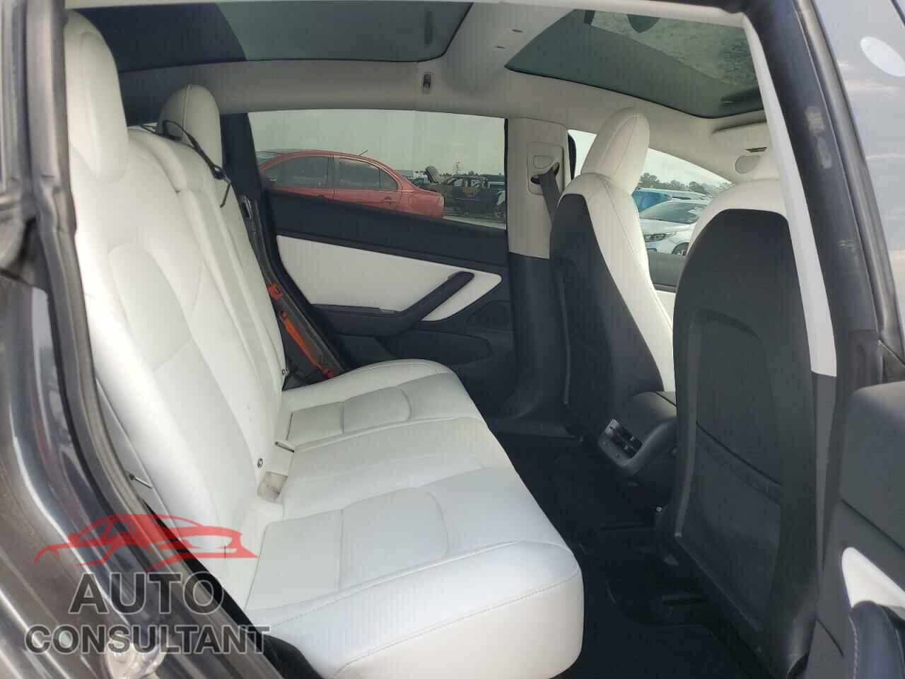 TESLA MODEL 3 2018 - 5YJ3E1EB2JF081004