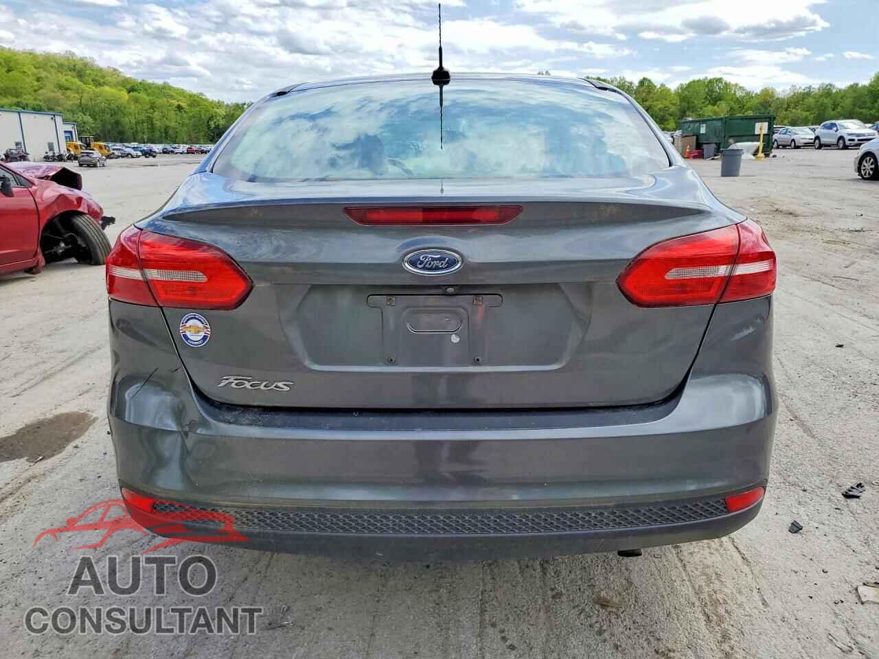 FORD FOCUS 2018 - 1FADP3E22JL266649