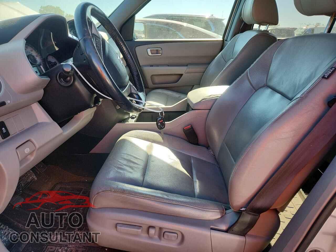 HONDA PILOT 2015 - 5FNYF4H70FB019653