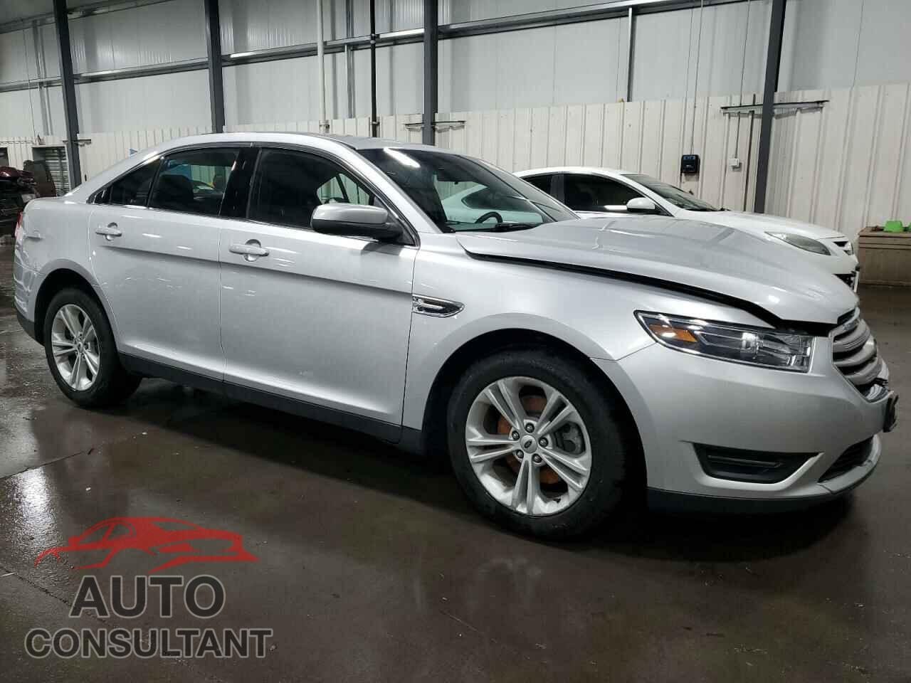 FORD TAURUS 2019 - 1FAHP2E84KG100921