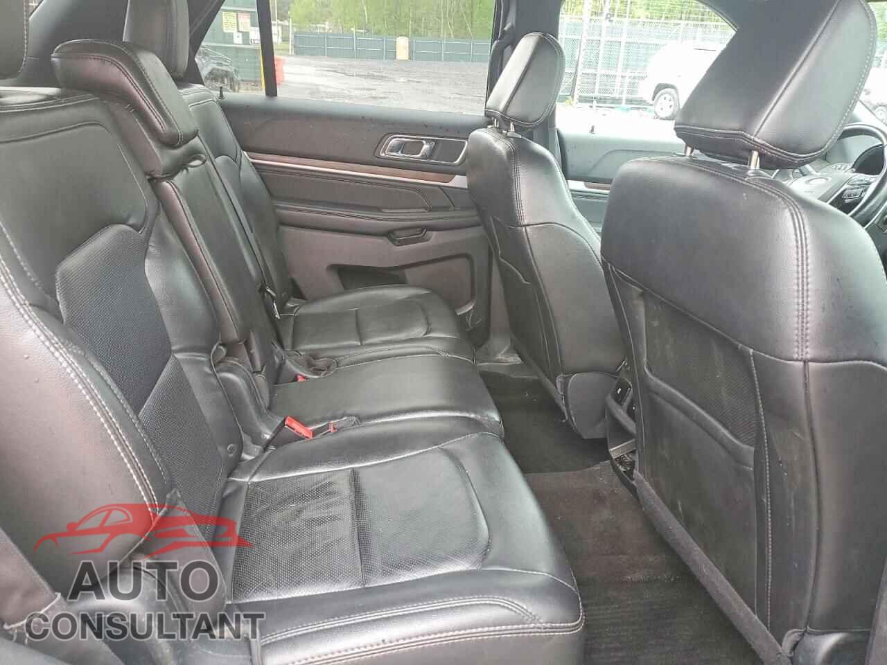 FORD EXPLORER 2018 - 1FM5K8F82JGB83854