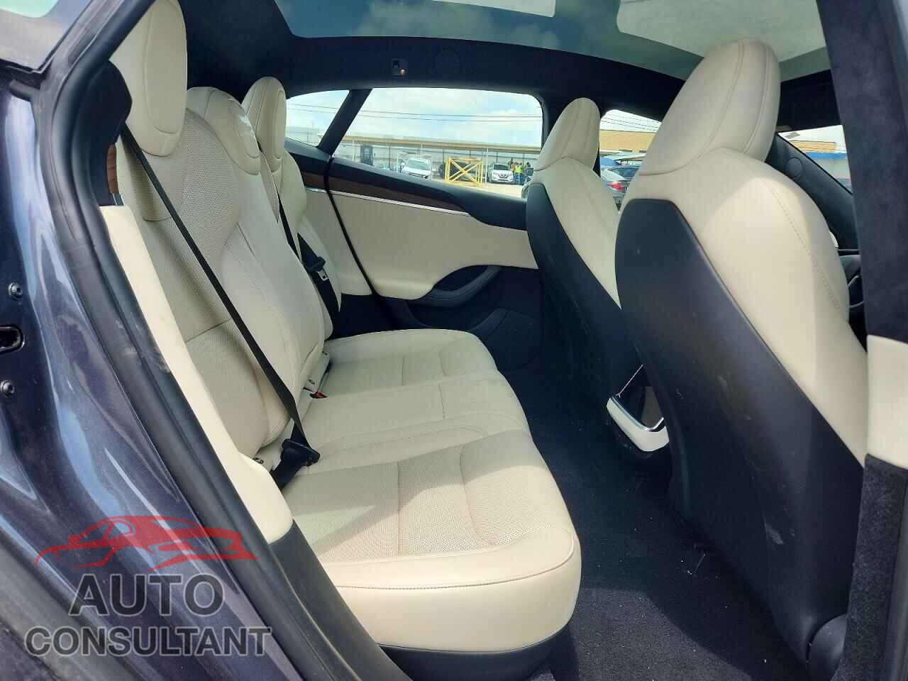 TESLA MODEL S 2023 - 5YJSA1E5XPF523280