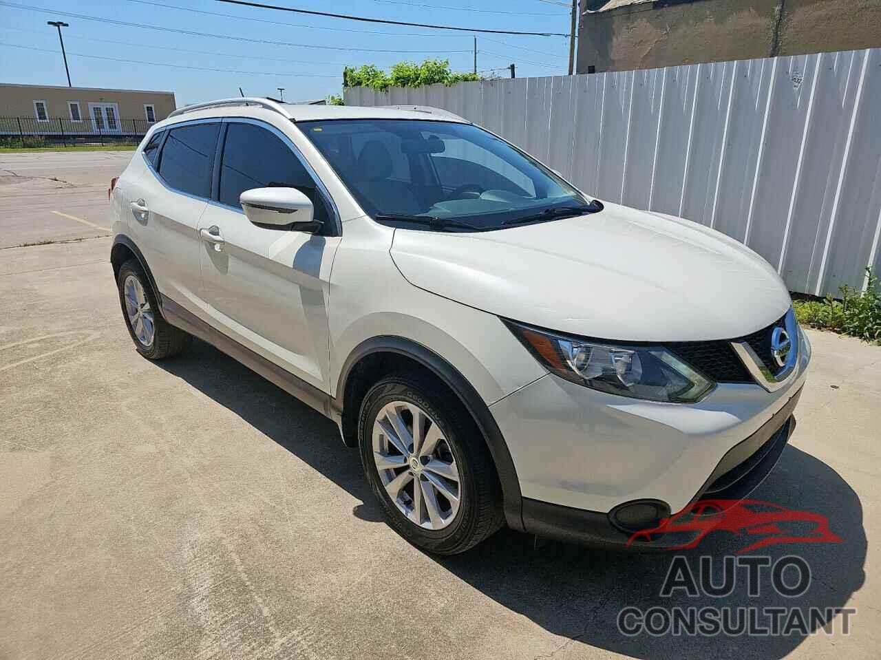 NISSAN ROGUE 2018 - JN1BJ1CP3JW105198
