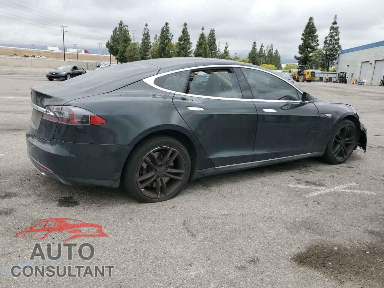 TESLA MODEL S 2013 - 5YJSA1AC1DFP11203