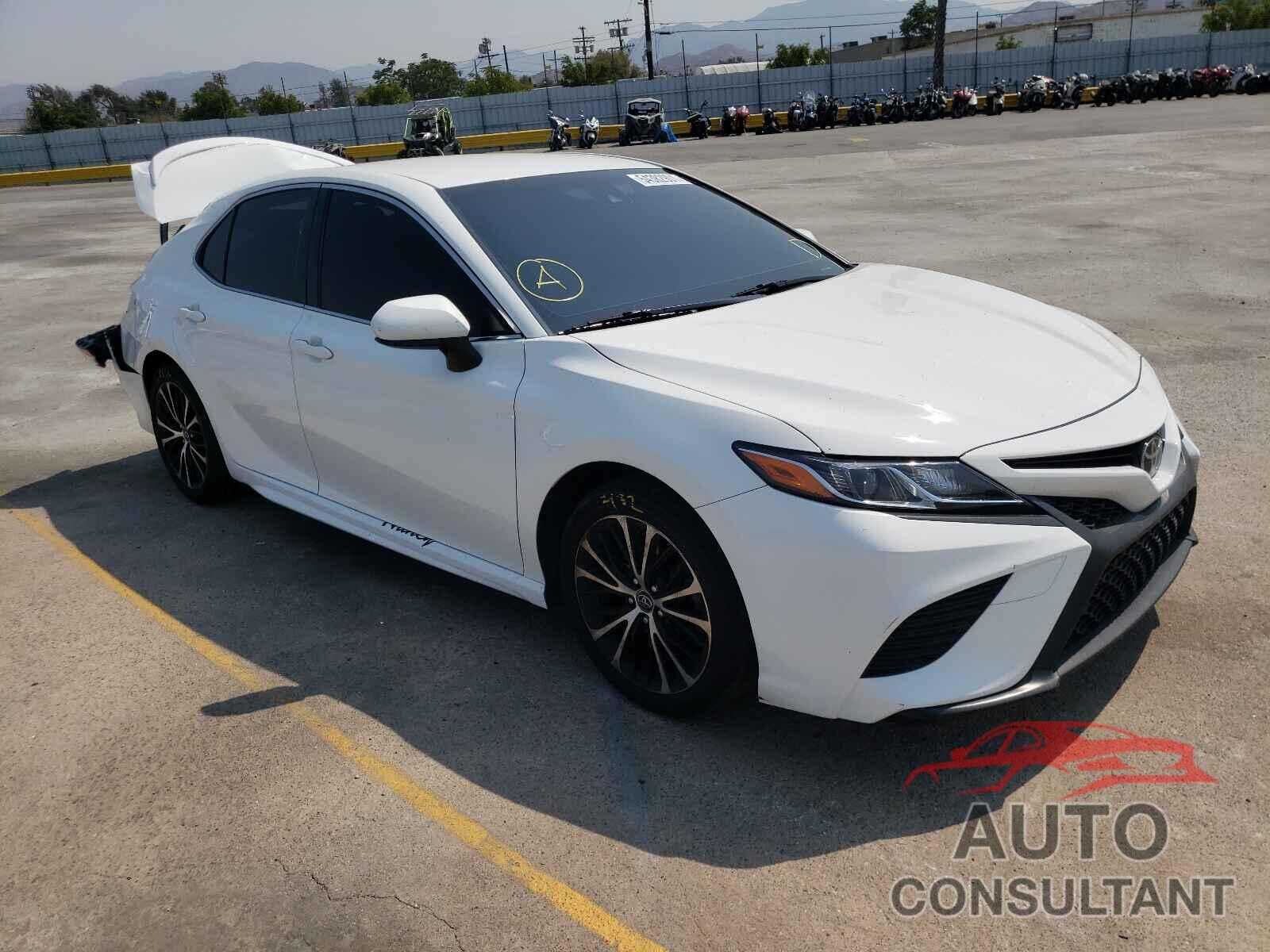 TOYOTA CAMRY 2018 - JTNB11HK9J3011849