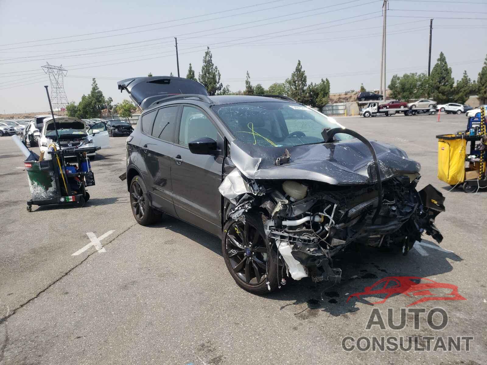 FORD ESCAPE 2017 - 1FMCU0GD5HUF08412