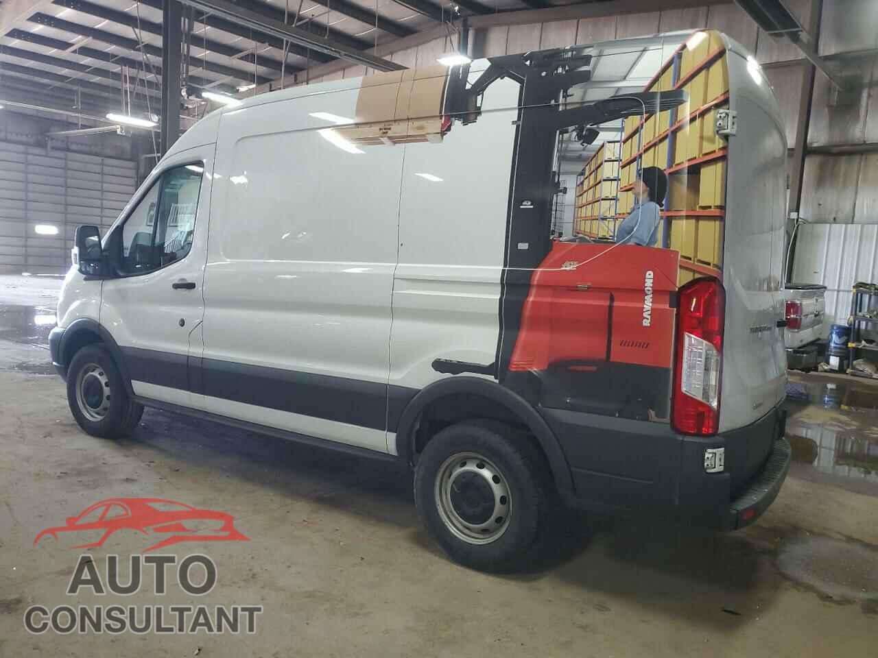 FORD TRANSIT 2017 - 1FTYR1CG8HKB17915