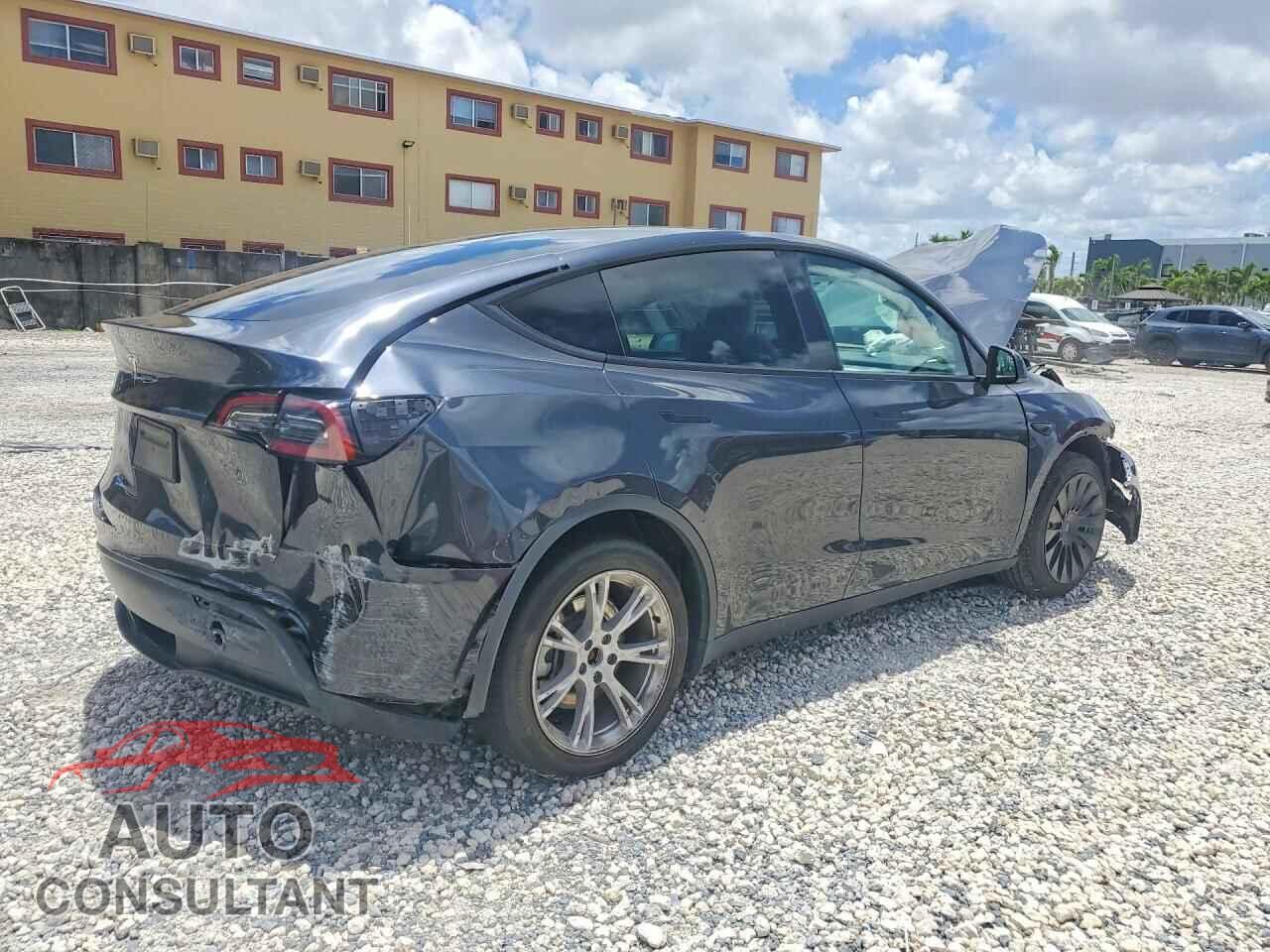 TESLA MODEL Y 2024 - 7SAYGDED1RF034256
