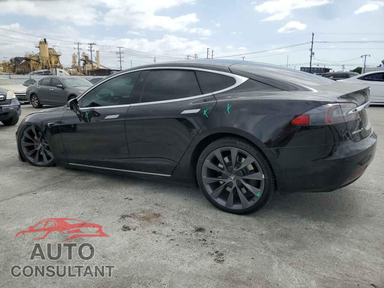 TESLA MODEL S 2018 - 5YJSA1E25JF284847