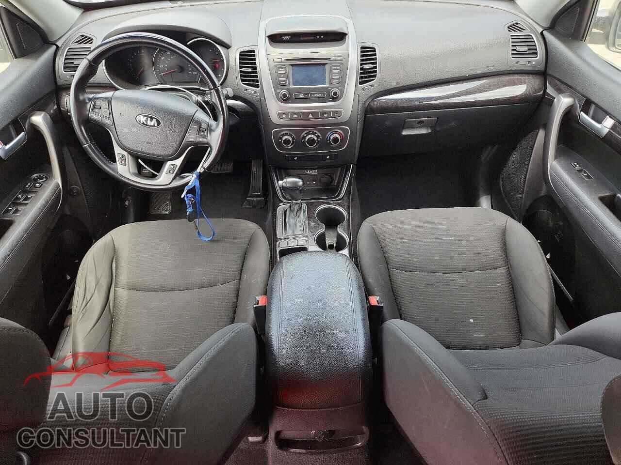 KIA SORENTO 2014 - 5XYKT3A65EG464648