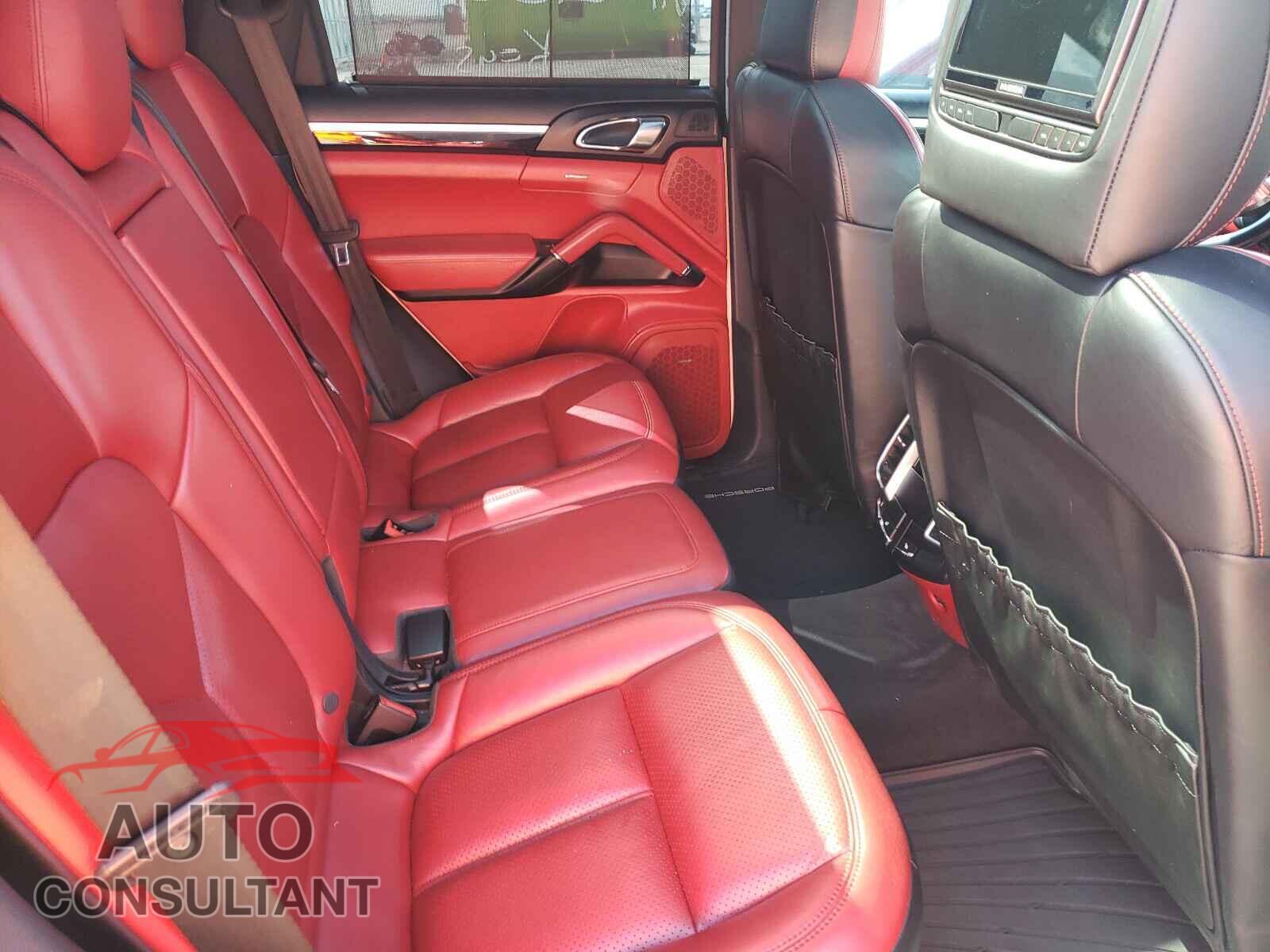 PORSCHE CAYENNE 2017 - WP1AA2A20HKA82128