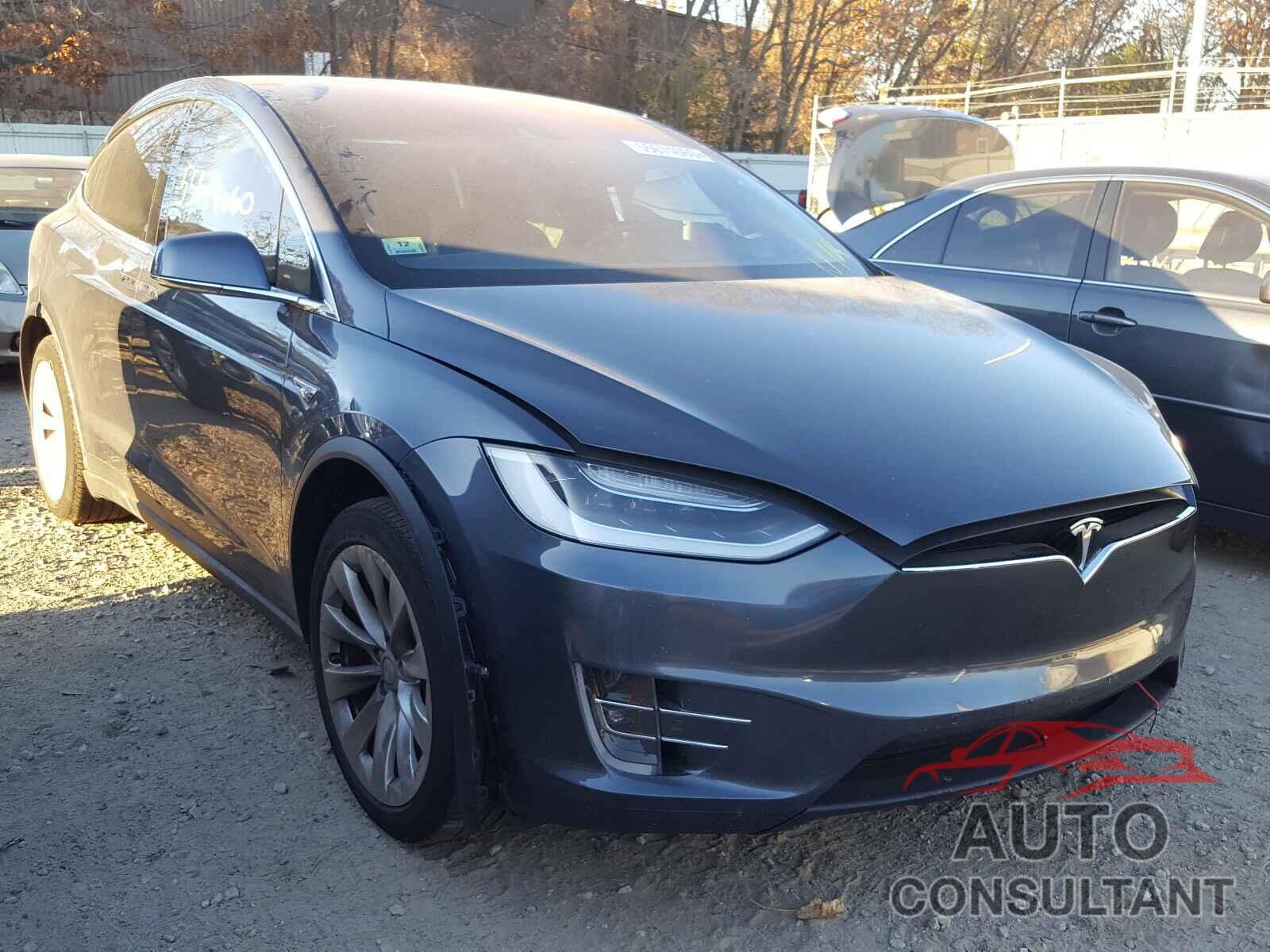 TESLA MODEL X 2016 - 5YJXCAE4XGF000493