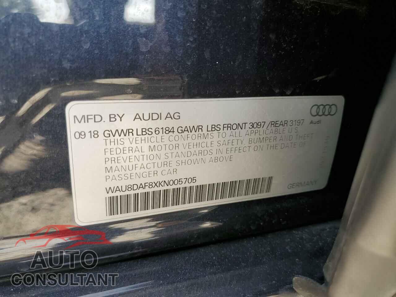 AUDI A8 2019 - WAU8DAF8XKN005705