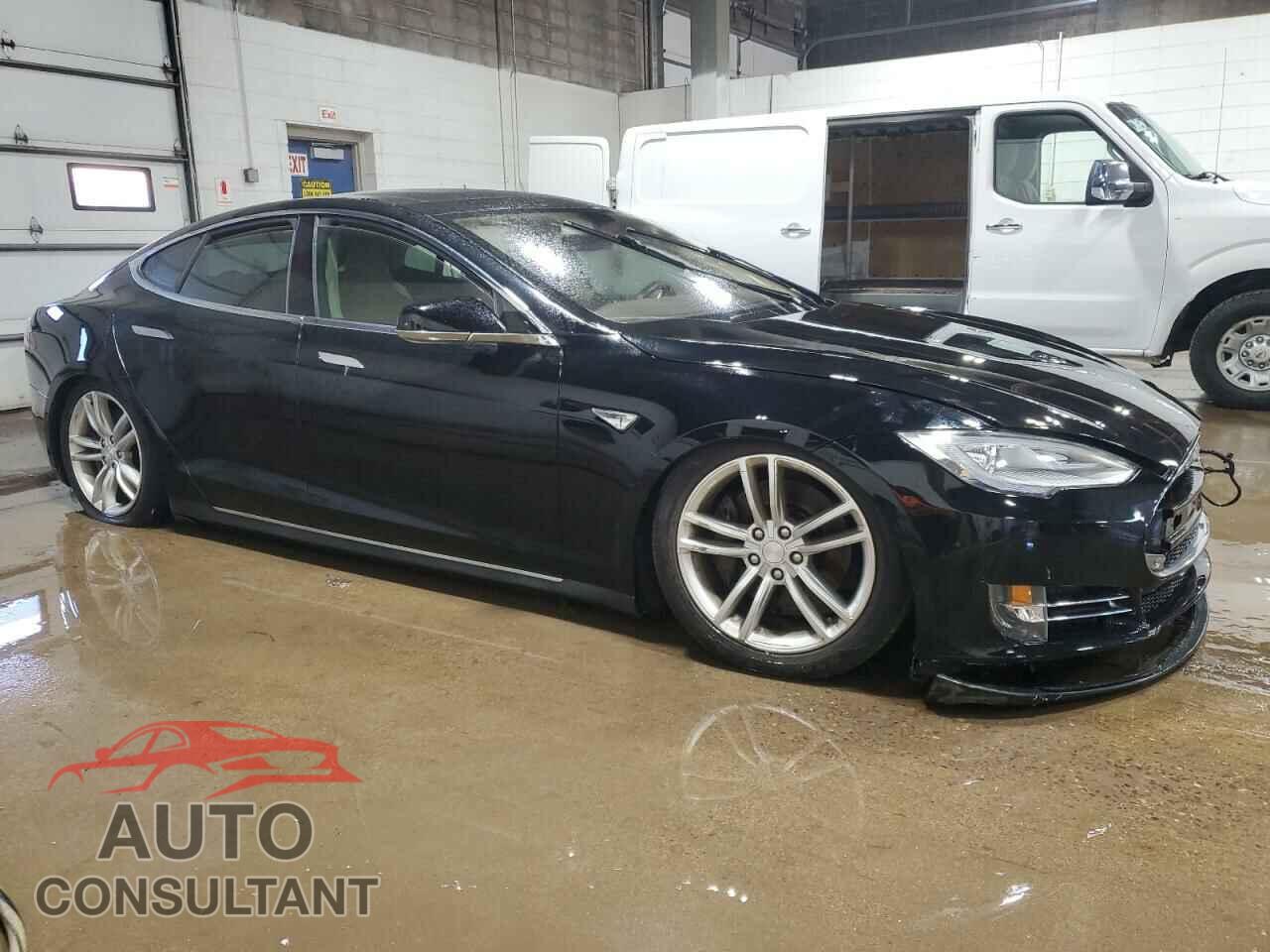 TESLA MODEL S 2013 - 5YJSA1CG1DFP03666