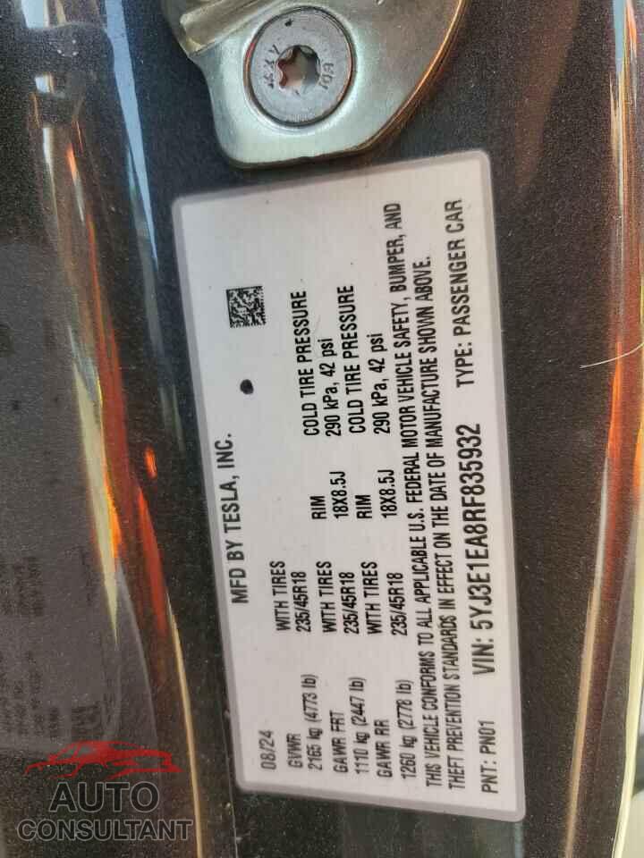 TESLA MODEL 3 2024 - 5YJ3E1EA8RF835932